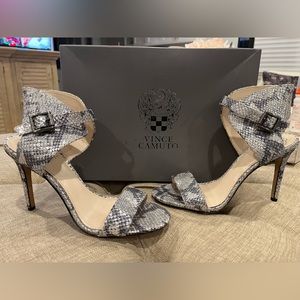 Vince Camuto- BRAND NEW- Leather Sandals- size 7